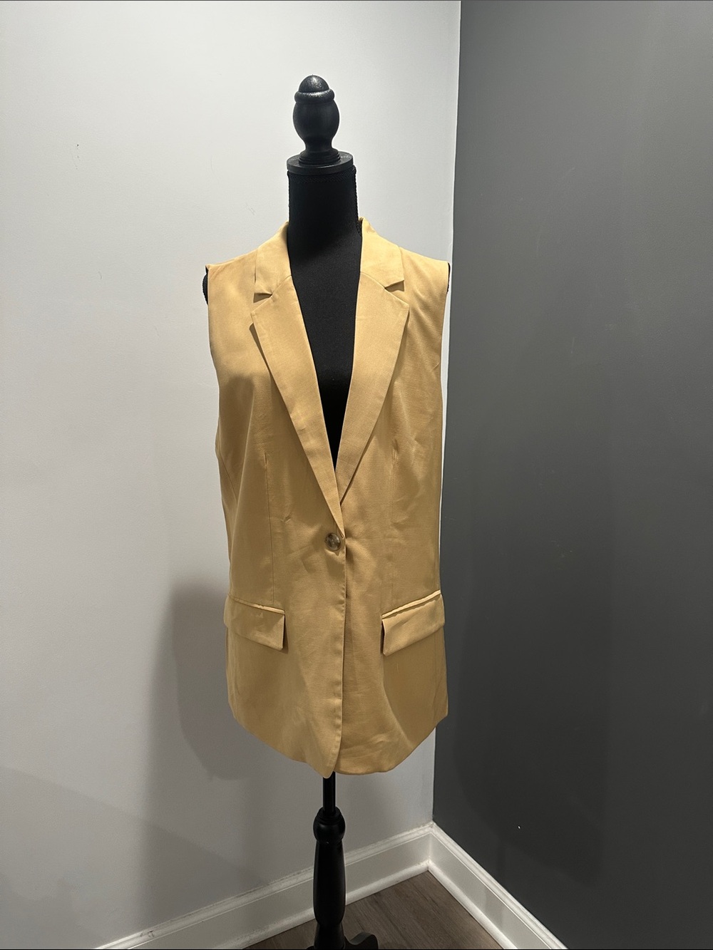 Steve Madden Sleeveless Blazer Vest in Light Khaki